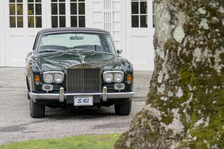  Rolls-Royce Corniche Saloon 1971 года  (фото 11 из 18)